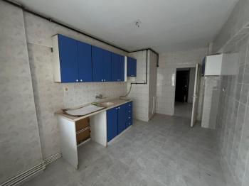 MUDANYA GÜZELYALI SİTELERDE OTOPARKLI HAVUZLU SİTEDE SATILIK 3+1 DAİRE