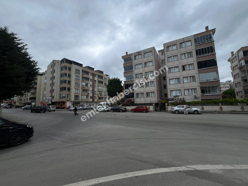 MUDANYA GÜZELYALI SİTELERDE OTOPARKLI HAVUZLU SİTEDE SATILIK 3+1 DAİRE