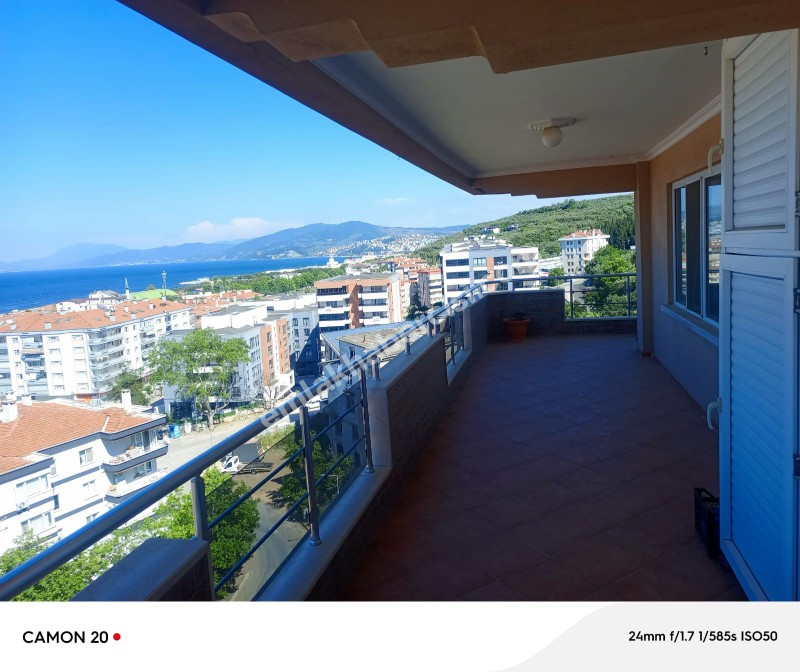 MUDANYA ÖMERBEY'DE PANORAMİK DENİZ MANZARALI 3+1 SATILIK 170 M2 DAİRE