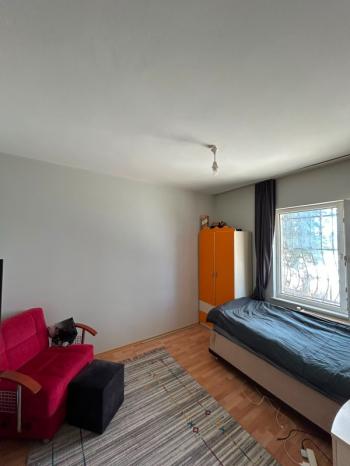 ÇORLU SERPİCİOĞLU ORTA OKULU YANINDA 4+1 SATILIK DAİRE 
