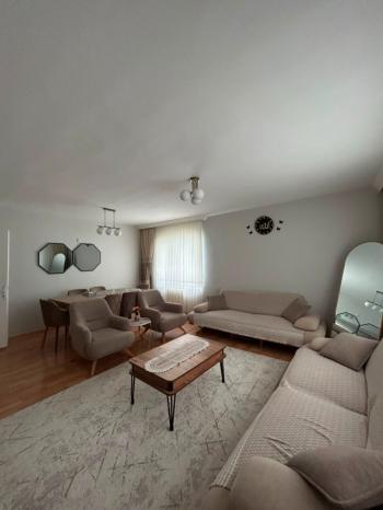 ÇORLU SERPİCİOĞLU ORTA OKULU YANINDA 4+1 SATILIK DAİRE 