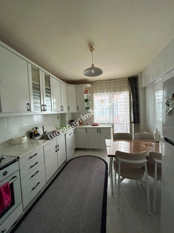 ÇORLU SERPİCİOĞLU ORTA OKULU YANINDA 4+1 SATILIK DAİRE 
