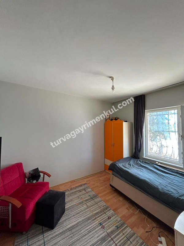 ÇORLU SERPİCİOĞLU ORTA OKULU YANINDA 4+1 SATILIK DAİRE 