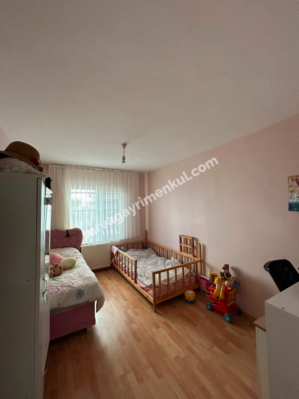 ÇORLU SERPİCİOĞLU ORTA OKULU YANINDA 4+1 SATILIK DAİRE 
