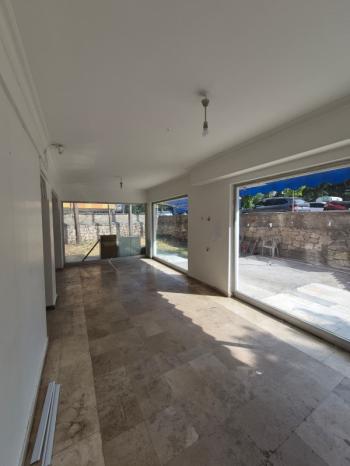 AFYON ÜÇOK EMLAKTAN DERVİŞPAŞA MAH MERKEZİ BÖLGEDE KİRALIK FIRSAT DÜKKAN