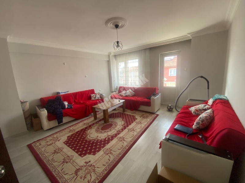  * AFYON ÜÇOK EMLAKTAN CUMHURİYET MAH AMBARYOLU CD. 3+1 TEMİZ BAKIMLI SATILIK DAİRE * 
