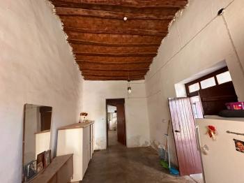 CİHANGİR' DE TÜRK MALI  MÜSTAKİL EV 