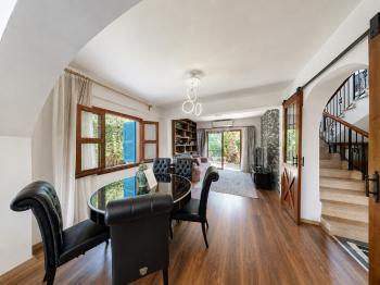 Girne Çatalköy'de Satılık 4+1 Havuzlu Villa