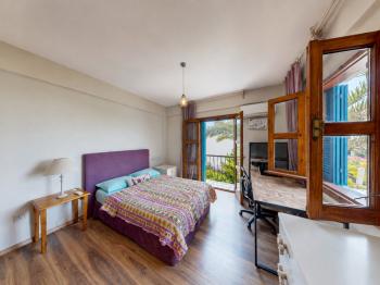 Girne Çatalköy'de Satılık 4+1 Havuzlu Villa