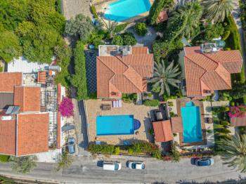 Girne Çatalköy'de Satılık 4+1 Havuzlu Villa