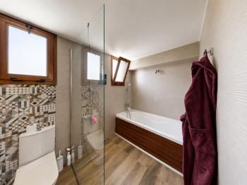 Girne Çatalköy'de Satılık 4+1 Havuzlu Villa