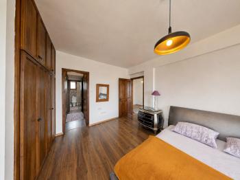 Girne Çatalköy'de Satılık 4+1 Havuzlu Villa