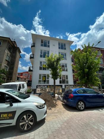 * AFYON ÜÇOK EMLAKTAN CUMHURİYET MAH 2+1 60M² AMERİKAN MUTFAKLI FULL EŞYALI SATILIK DAİRELER * 