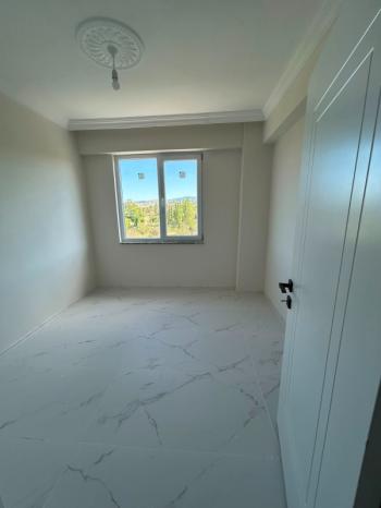 * AFYON ÜÇOK EMLAKTAN MAREŞAL FEVZİ ÇAKMAK MAH 2+1 79M² SIFIR LÜX EBEVEYN BANYOLU SATILIK DAİRE * 