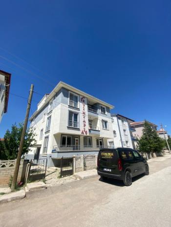 AFYON ÜÇOK EMLAKTAN SAHİPATA MAH SATILIK SIFIR AYARINDA LÜX 2+1 DAİRE