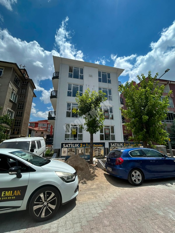 * AFYON ÜÇOK EMLAKTAN CUMHURİYET MAH 2+1 60M² AMERİKAN MUTFAKLI FULL EŞYALI SATILIK DAİRELER * 