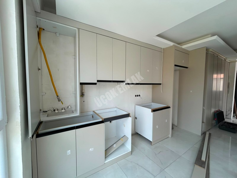 * AFYON ÜÇOK EMLAKTAN CUMHURİYET MAH 2+1 60M² AMERİKAN MUTFAKLI FULL EŞYALI SATILIK DAİRELER * 
