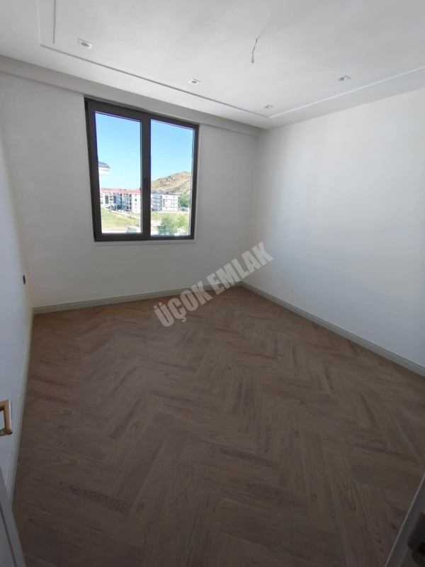 AFYON ÜÇOK EMLAKTAN UYDUKENT SELÇUKLU MAH SATILIK 3+1 SIFIR LÜX DAİRELER