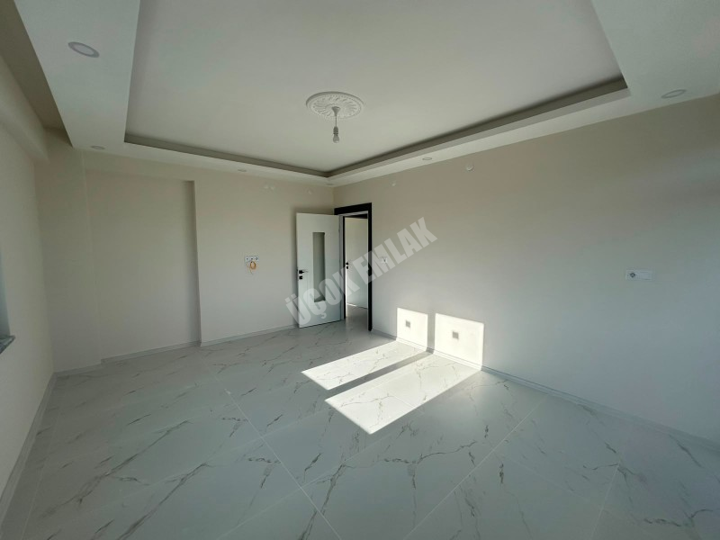 * AFYON ÜÇOK EMLAKTAN MAREŞAL FEVZİ ÇAKMAK MAH 2+1 79M² SIFIR LÜX EBEVEYN BANYOLU SATILIK DAİRE * 