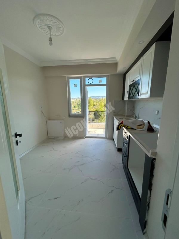 * AFYON ÜÇOK EMLAKTAN MAREŞAL FEVZİ ÇAKMAK MAH 2+1 79M² SIFIR LÜX EBEVEYN BANYOLU SATILIK DAİRE * 