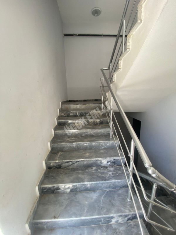 AFYON ÜÇOK EMLAKTAN SAHİPATA MAH SATILIK SIFIR AYARINDA LÜX 2+1 DAİRE