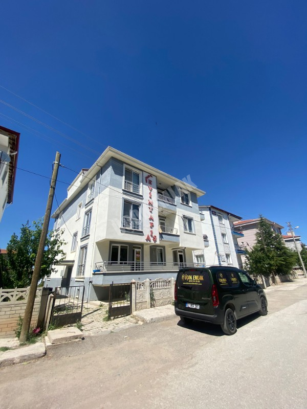 AFYON ÜÇOK EMLAKTAN SAHİPATA MAH SATILIK SIFIR AYARINDA LÜX 2+1 DAİRE