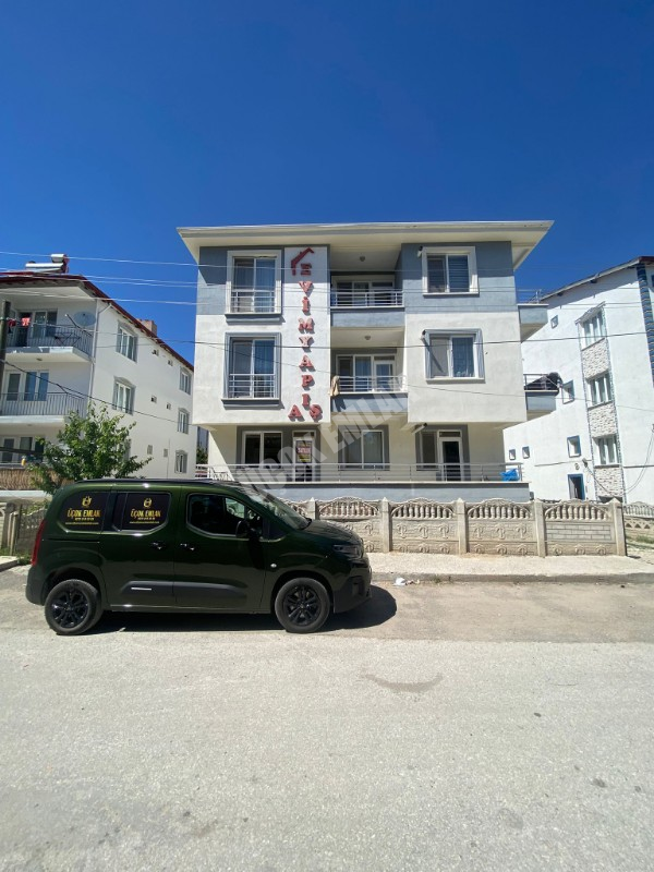 AFYON ÜÇOK EMLAKTAN SAHİPATA MAH SATILIK SIFIR AYARINDA LÜX 2+1 DAİRE