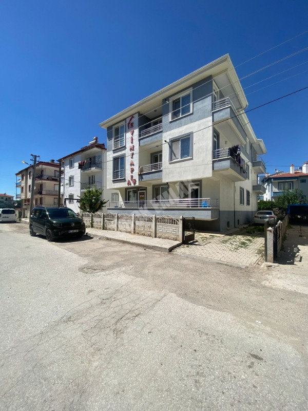 AFYON ÜÇOK EMLAKTAN SAHİPATA MAH SATILIK SIFIR AYARINDA LÜX 2+1 DAİRE