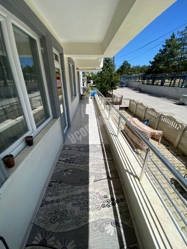 AFYON ÜÇOK EMLAKTAN SAHİPATA MAH SATILIK SIFIR AYARINDA LÜX 2+1 DAİRE