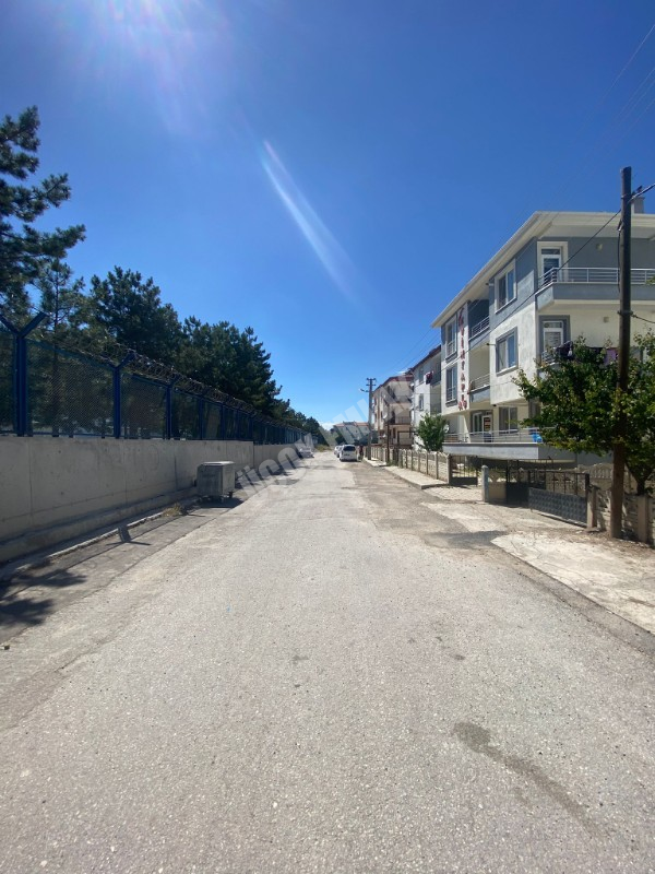 AFYON ÜÇOK EMLAKTAN SAHİPATA MAH SATILIK SIFIR AYARINDA LÜX 2+1 DAİRE