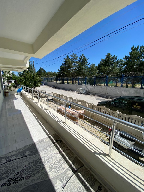 AFYON ÜÇOK EMLAKTAN SAHİPATA MAH SATILIK SIFIR AYARINDA LÜX 2+1 DAİRE