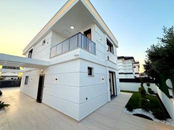 Didim'de Satılık Tam Müstakil 4+1 Villa