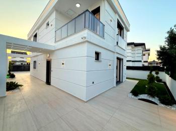Didim'de Satılık Tam Müstakil 4+1 Villa