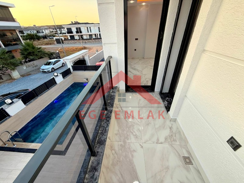Didim'de Satılık Tam Müstakil 4+1 Villa