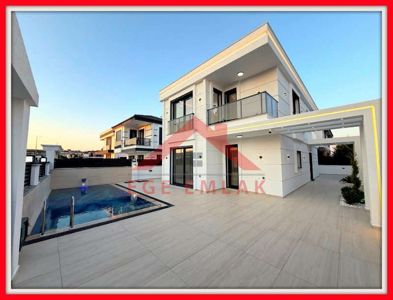 Didim'de Satılık Tam Müstakil 4+1 Villa