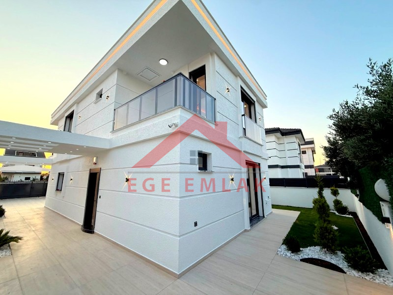 Didim'de Satılık Tam Müstakil 4+1 Villa