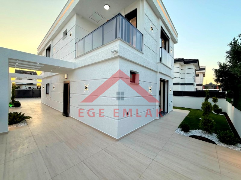 Didim'de Satılık Tam Müstakil 4+1 Villa