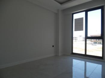 RESMİ KURUMLARA VE ÜNİVERSİTEYE YAKIN 1+1 AMERİKAN MUTFAKLI KİRALIK DAİRE 