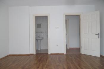 SERPİCİOĞLU ORTA OKULU YAKININDA KİRALIK 4+1 DAİRE 