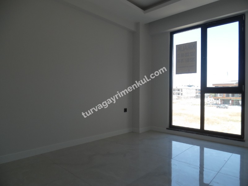 RESMİ KURUMLARA VE ÜNİVERSİTEYE YAKIN 1+1 AMERİKAN MUTFAKLI KİRALIK DAİRE 