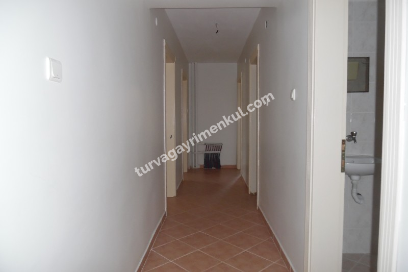 SERPİCİOĞLU ORTA OKULU YAKININDA KİRALIK 4+1 DAİRE 
