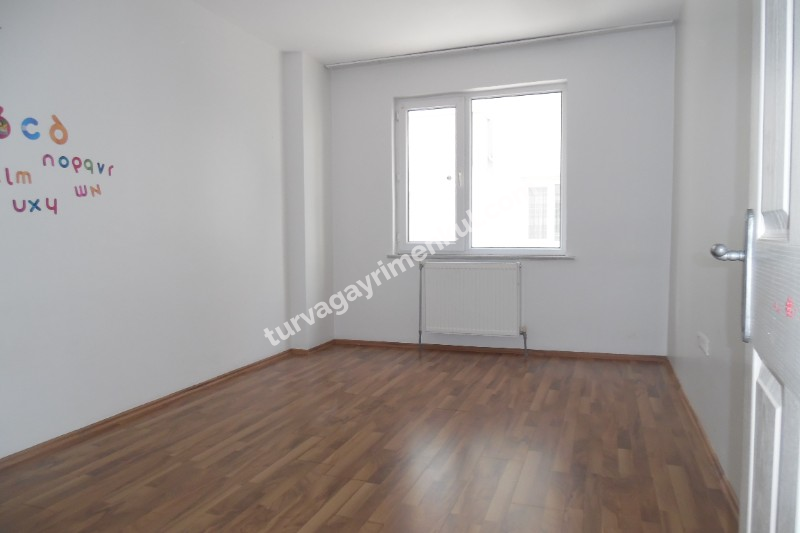 SERPİCİOĞLU ORTA OKULU YAKININDA KİRALIK 4+1 DAİRE 