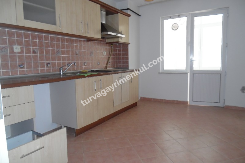 SERPİCİOĞLU ORTA OKULU YAKININDA KİRALIK 4+1 DAİRE 