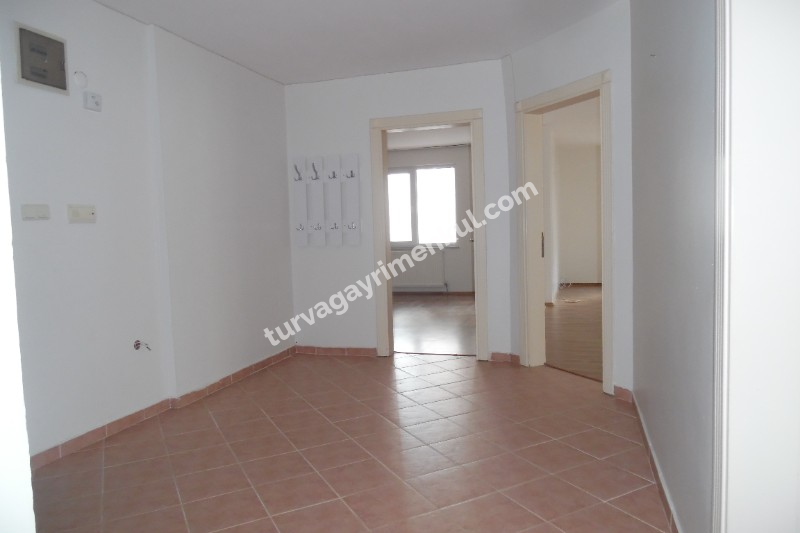 SERPİCİOĞLU ORTA OKULU YAKININDA KİRALIK 4+1 DAİRE 