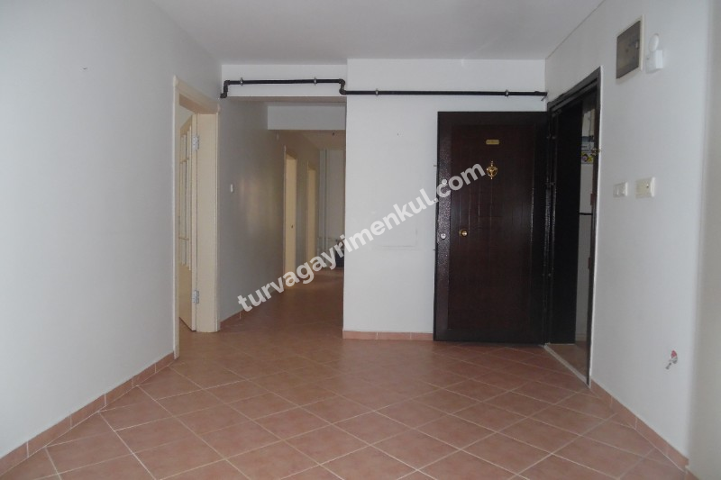 SERPİCİOĞLU ORTA OKULU YAKININDA KİRALIK 4+1 DAİRE 