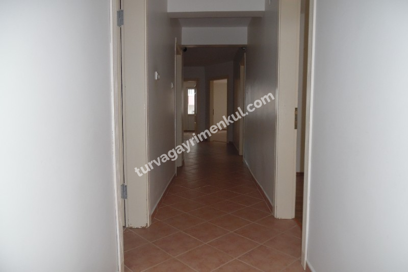 SERPİCİOĞLU ORTA OKULU YAKININDA KİRALIK 4+1 DAİRE 