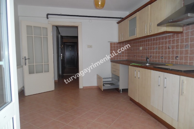 SERPİCİOĞLU ORTA OKULU YAKININDA KİRALIK 4+1 DAİRE 