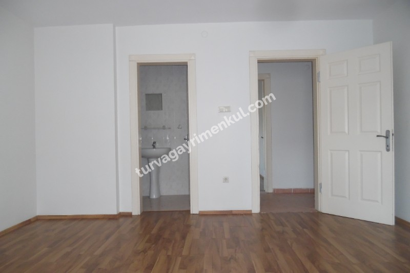 SERPİCİOĞLU ORTA OKULU YAKININDA KİRALIK 4+1 DAİRE 