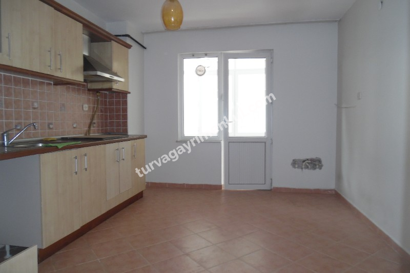 SERPİCİOĞLU ORTA OKULU YAKININDA KİRALIK 4+1 DAİRE 