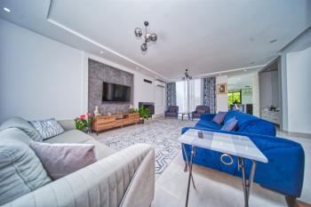 Girne Alsancak'da Çok Özel Konumda Kiralık 3+2 Lüks Villa